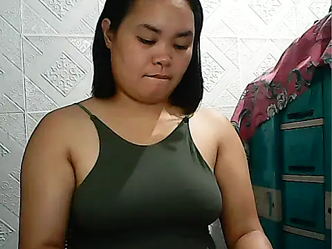 Snapshot of CreamyPussy4uxx chatting on February 27, 2026, 1:44 pm CreamyPussy4uxx online show from February 27, 2026, 1:44 pm