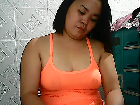 CreamyPussy4uxx online show from March 17, 2026, 2:20 pm