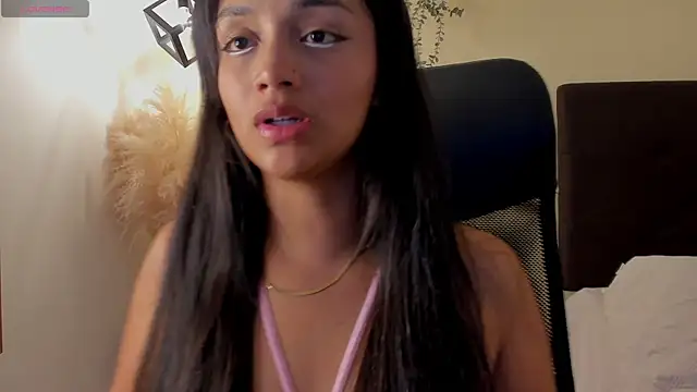 MelanyOconner online show from April 21, 2026, 1:07 am