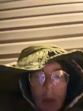 Hungboxer69 online show from November 11, 2025, 1:33 pm