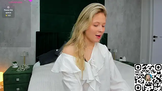 Margo-pvt online show from October 18, 2025, 1:41 am