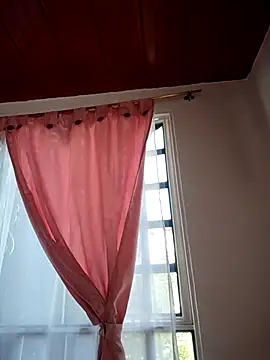 Isa Acosta online show from March 4, 2026, 1:50 pm