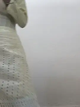 Alia-00 online show from October 28, 2025, 4:05 am