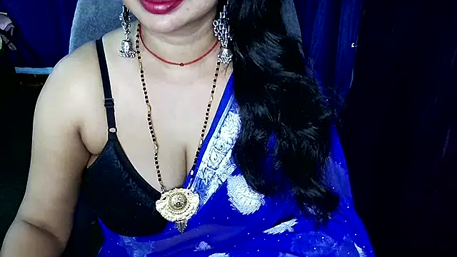 QUEEN SAKHI- online show from May 25, 2026, 1:33 am