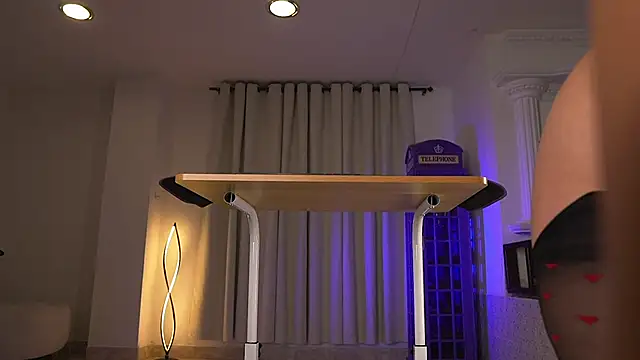 vaniaa95 online show from October 5, 2025, 1:59 am