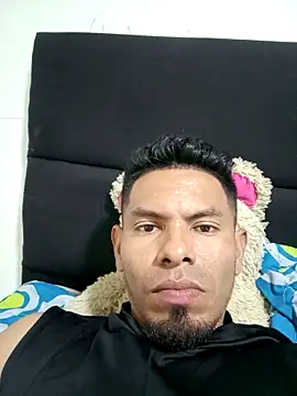 Snapshot of MI_GERALD chatting on September 17, 2025, 9:05 pm MI GERALD online show from September 17, 2025, 9:05 pm