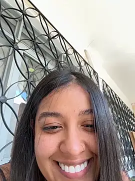 Camila Bustamante online show from October 21, 2025, 5:13 pm