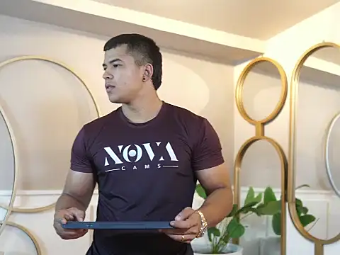 Thiago Valente online show from October 28, 2025, 1:03 pm