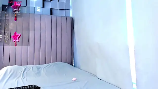 Snapshot of CandySays chatting on October 22, 2025, 12:05 pm CandySays online show from October 22, 2025, 12:05 pm