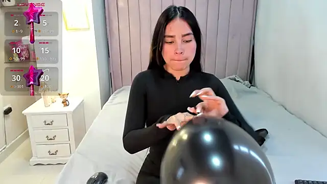 Snapshot of CandySays chatting on October 30, 2025, 12:17 pm CandySays online show from October 30, 2025, 12:17 pm