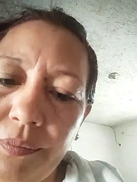 Snapshot of marinita13 chatting on September 19, 2025, 2:40 pm marinita13 online show from September 19, 2025, 2:40 pm