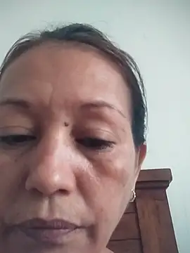 marinita13 online show from December 21, 2025, 4:47 pm