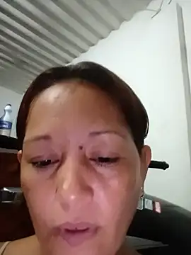 marinita13 online show from February 14, 2026, 2:08 am