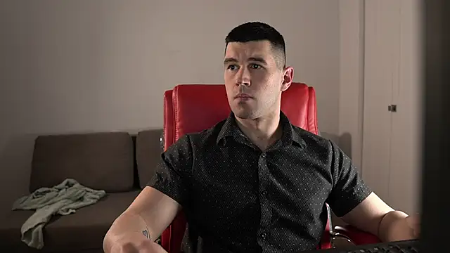 Sand0w online show from April 14, 2026, 9:32 pm