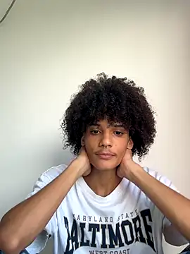 Snapshot of Max_Rain chatting on October 3, 2025, 7:55 pm Max Rain online show from October 3, 2025, 7:55 pm