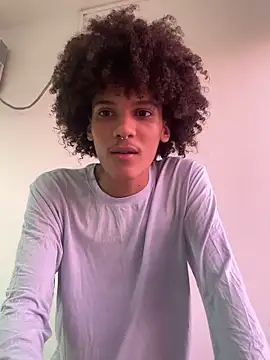 Snapshot of Max_Rain chatting on October 9, 2025, 7:56 pm Max Rain online show from October 9, 2025, 7:56 pm