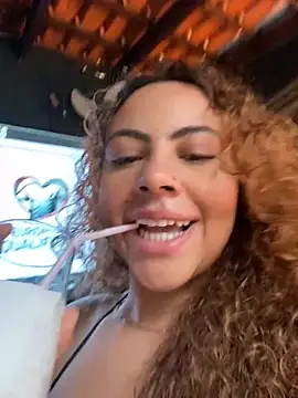 Snapshot of Chloe_Leaozinho chatting on October 11, 2025, 6:17 pm Chloe Leaozinho online show from October 11, 2025, 6:17 pm