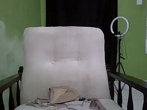 Snapshot of Ntshire chatting on October 22, 2025, 12:27 pm Ntshire online show from October 22, 2025, 12:27 pm