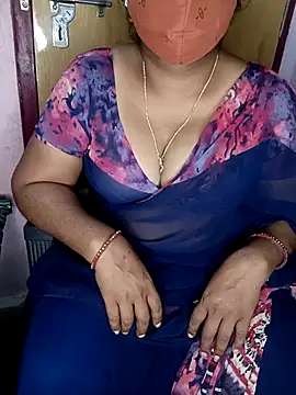 Snapshot of Jessi_25 chatting on October 27, 2025, 6:01 pm Jessi 25 online show from October 27, 2025, 6:01 pm