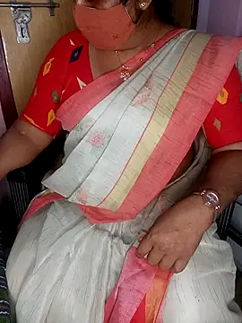 Jessi 25 online show from November 24, 2025, 4:29 pm