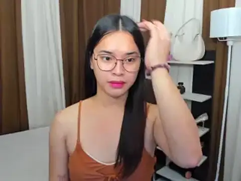 Snapshot of SeductiveAppleTS chatting on November 23, 2025, 6:46 am SeductiveAppleTS online show from November 23, 2025, 6:46 am