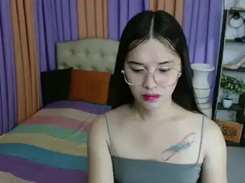 Snapshot of SeductiveAppleTS chatting on December 3, 2025, 5:15 am SeductiveAppleTS online show from December 3, 2025, 5:15 am