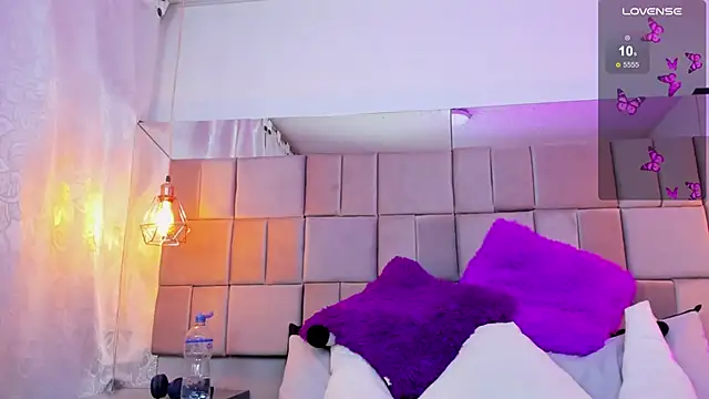 antoneella jones online show from December 1, 2025, 7:41 pm