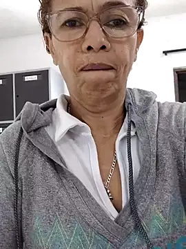 Snapshot of Merybeks chatting on October 31, 2025, 10:38 am Merybeks online show from October 31, 2025, 10:38 am