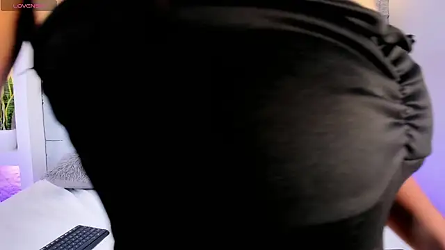 LovelyEyesx online show from March 29, 2026, 11:54 am