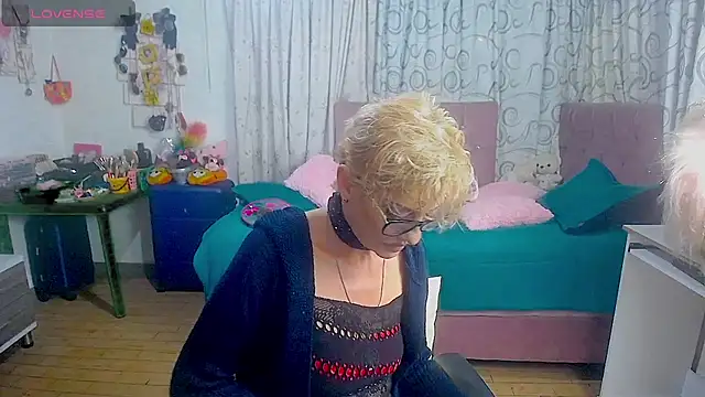 isabella-lips007 online show from July 26, 2026, 1:58 am