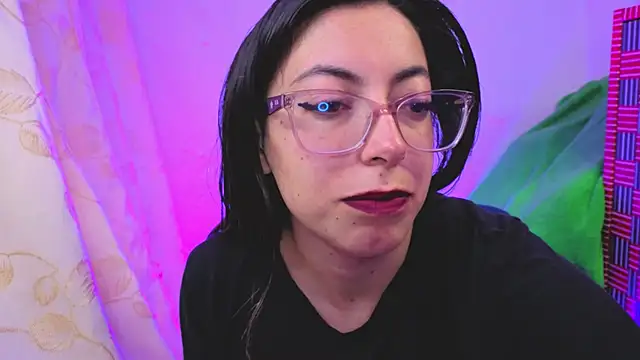 Snapshot of Miranda_sexlove_ chatting on January 17, 2026, 6:07 am Miranda sexlove online show from January 17, 2026, 6:07 am