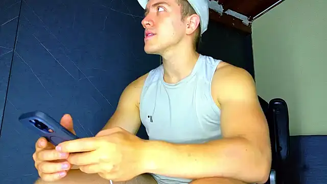 ALANNFERRER online show from April 13, 2026, 10:10 am