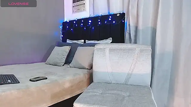 Matteo12  online show from November 19, 2025, 3:39 am