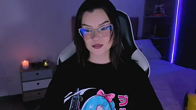 Snapshot of OphelianaRose33 chatting on October 6, 2025, 8:06 pm OphelianaRose33 online show from October 6, 2025, 8:06 pm