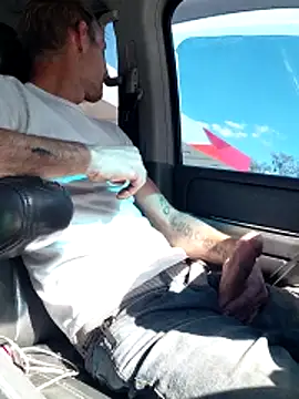 Hungwell1515 online show from February 4, 2026, 6:25 pm