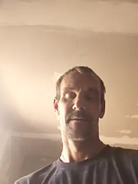 Hungwell1515 online show from February 7, 2026, 7:28 pm