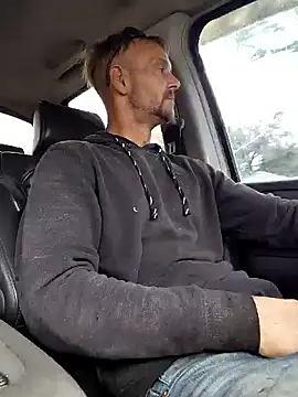 Hungwell1515 online show from February 16, 2026, 9:11 pm