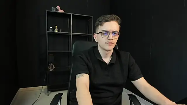 Snapshot of FelixStarkk chatting on May 4, 2026, 5:25 am FelixStarkk online show from May 4, 2026, 5:25 am