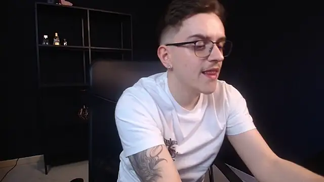 Snapshot of FelixStarkk chatting on May 16, 2026, 10:36 am FelixStarkk online show from May 16, 2026, 10:36 am