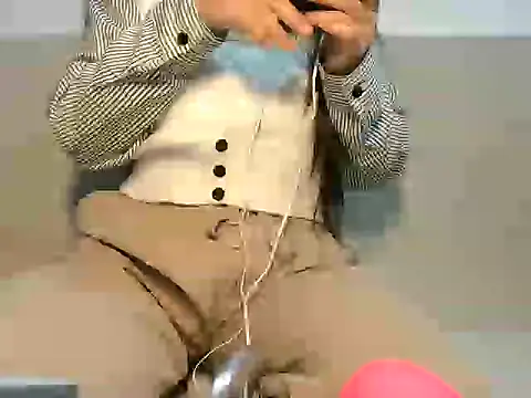 Zuuumon online show from December 17, 2025, 11:33 pm