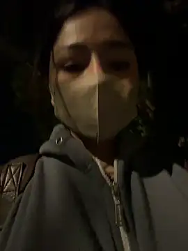 Linh 2004 online show from March 25, 2026, 5:19 pm