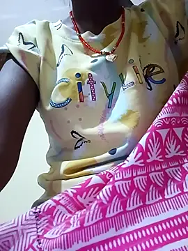 Snapshot of Saniye-143 chatting on October 13, 2025, 4:18 pm Saniye-143 online show from October 13, 2025, 4:18 pm