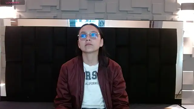 katalina07 1 online show from October 7, 2025, 2:25 pm