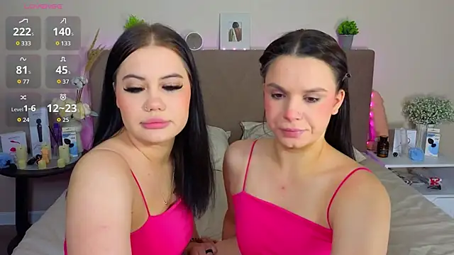 SoniaCraig online show from November 11, 2025, 1:49 am