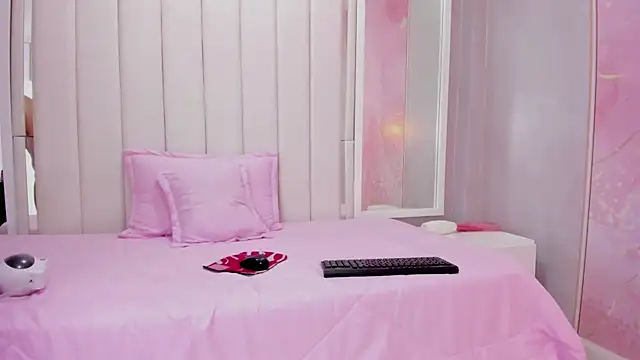 Snapshot of luna_hot_ass chatting on September 25, 2025, 8:12 pm luna hot ass online show from September 25, 2025, 8:12 pm