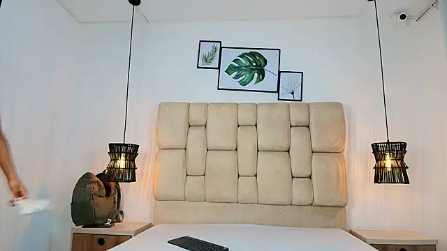 Cinthiabaker online show from April 8, 2026, 1:44 pm