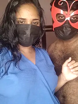 Snapshot of 00USER chatting on April 10, 2026, 7:18 pm 00USER online show from April 10, 2026, 7:18 pm