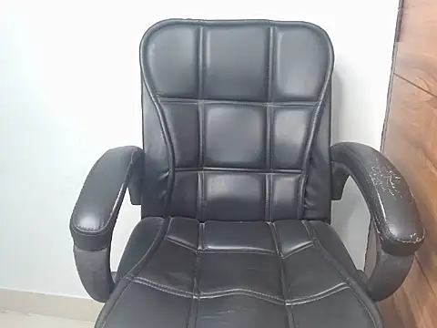 Snapshot of Urlove_lily chatting on December 2, 2025, 4:02 pm Urlove lily online show from December 2, 2025, 4:02 pm