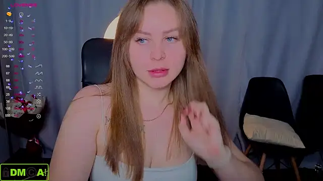 MikaBloom online show from November 16, 2025, 2:06 am