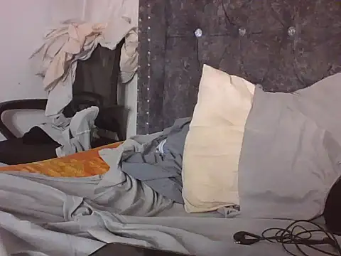 Snapshot of Linah97 chatting on November 28, 2025, 4:42 pm Linah97 online show from November 28, 2025, 4:42 pm